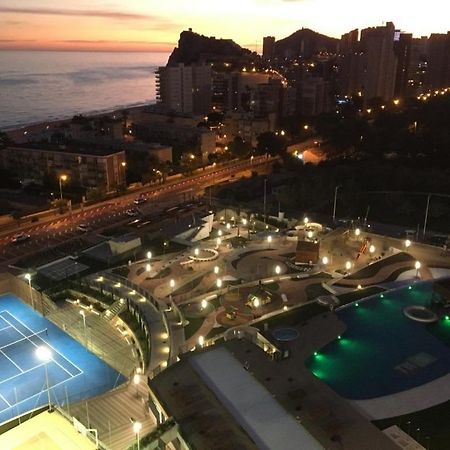 Sunset Drive, Cerca De La Playa Poniente Apartman Benidorm Kültér fotó