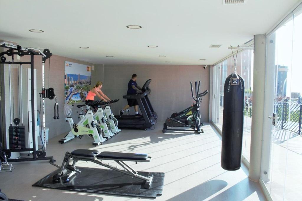 Sunset Drive, Cerca De La Playa Poniente Apartman Benidorm Kültér fotó